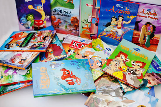 Koleksi buku cerita bergambar anak sebagai hadiah lomba 17 Agustus yang edukatif untuk meningkatkan minat baca dan imajinasi anak.