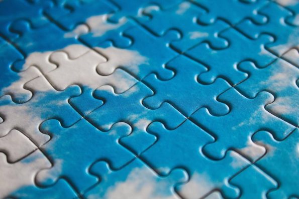 Puzzle bergambar sebagai hadiah lomba 17 Agustus anak yang edukatif untuk melatih logika, konsentrasi, dan motorik halus.